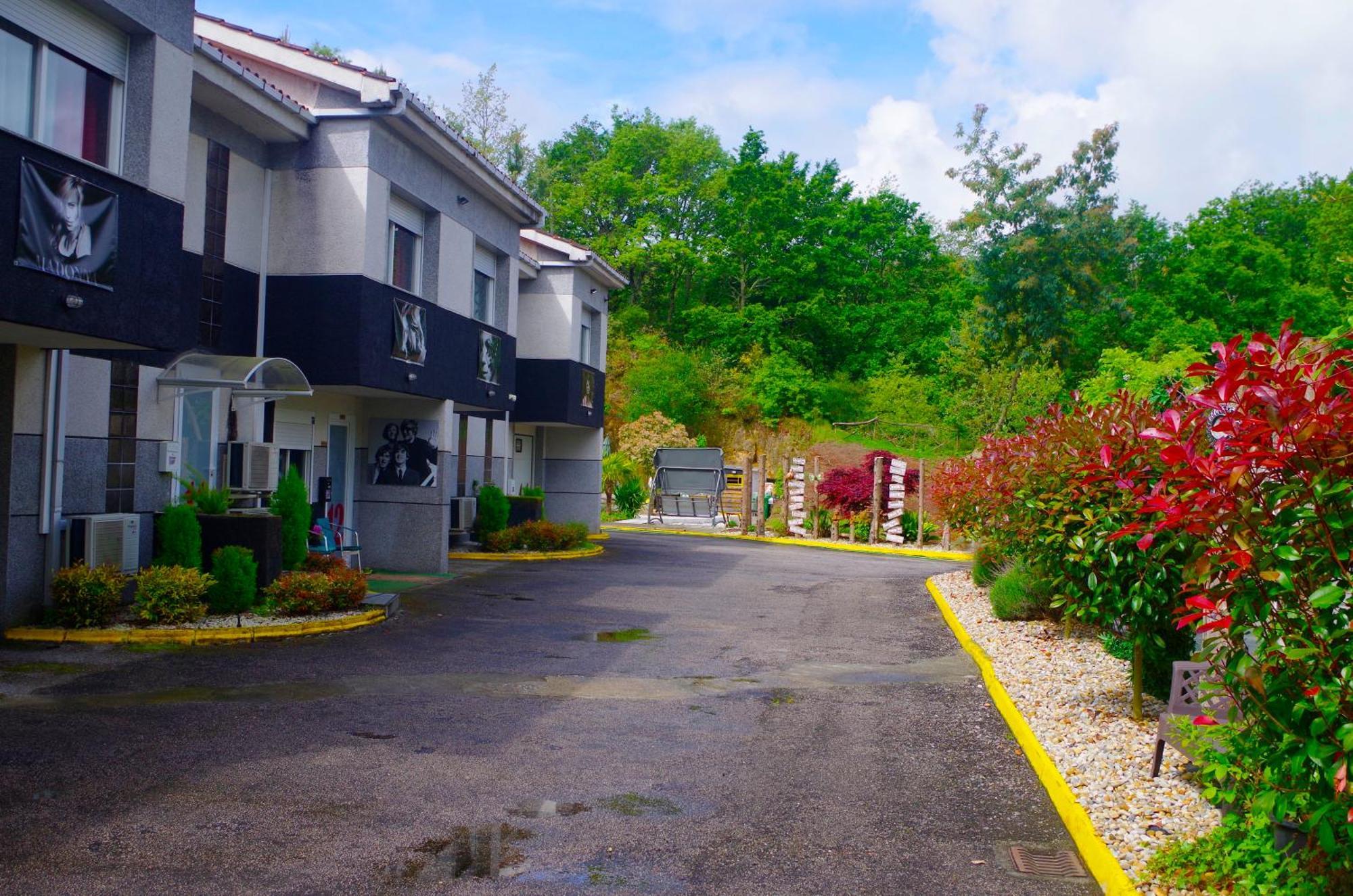 Hotel Apartamentos Rock Star Taboadela Luaran gambar