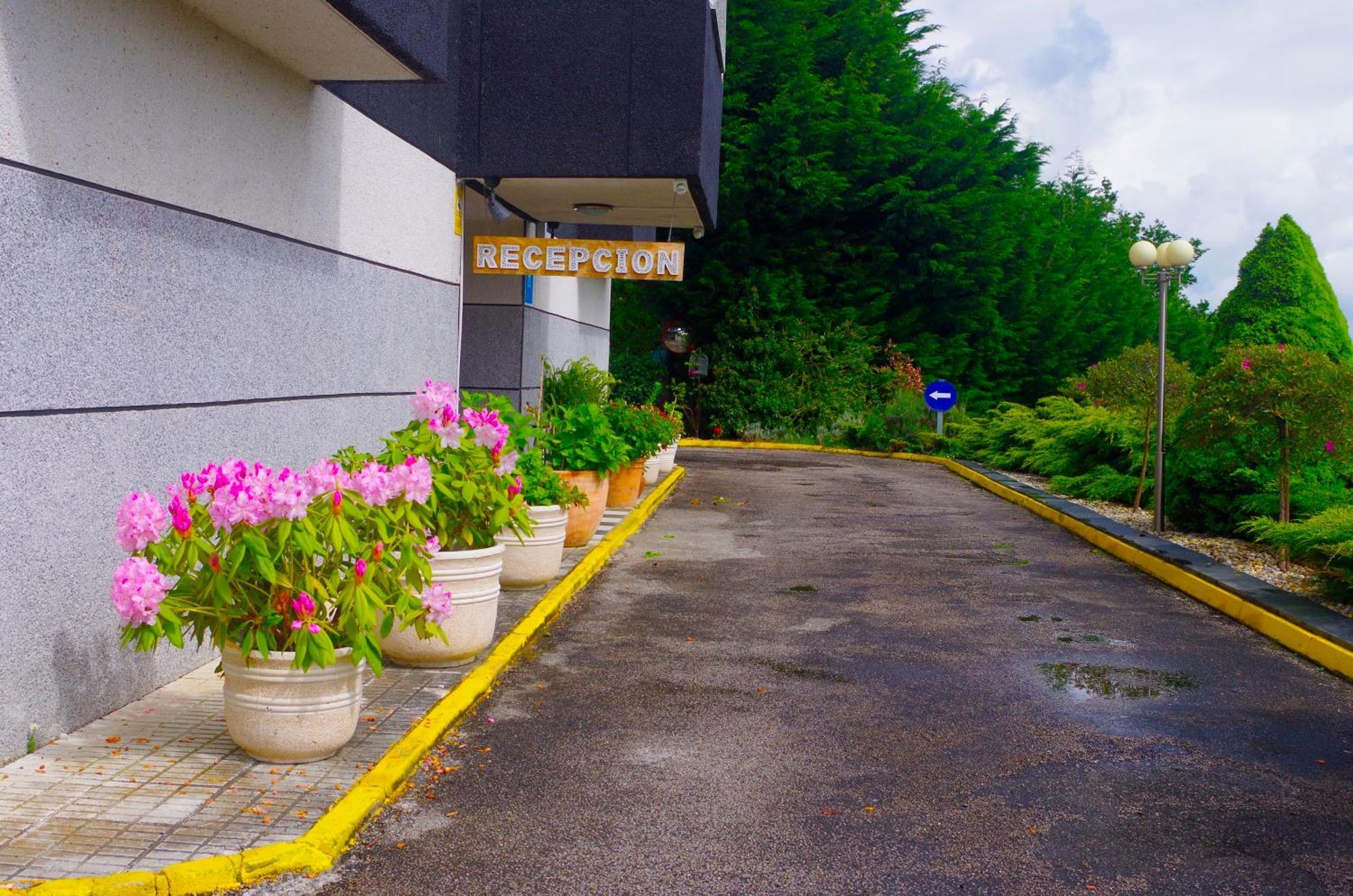 Hotel Apartamentos Rock Star Taboadela Luaran gambar