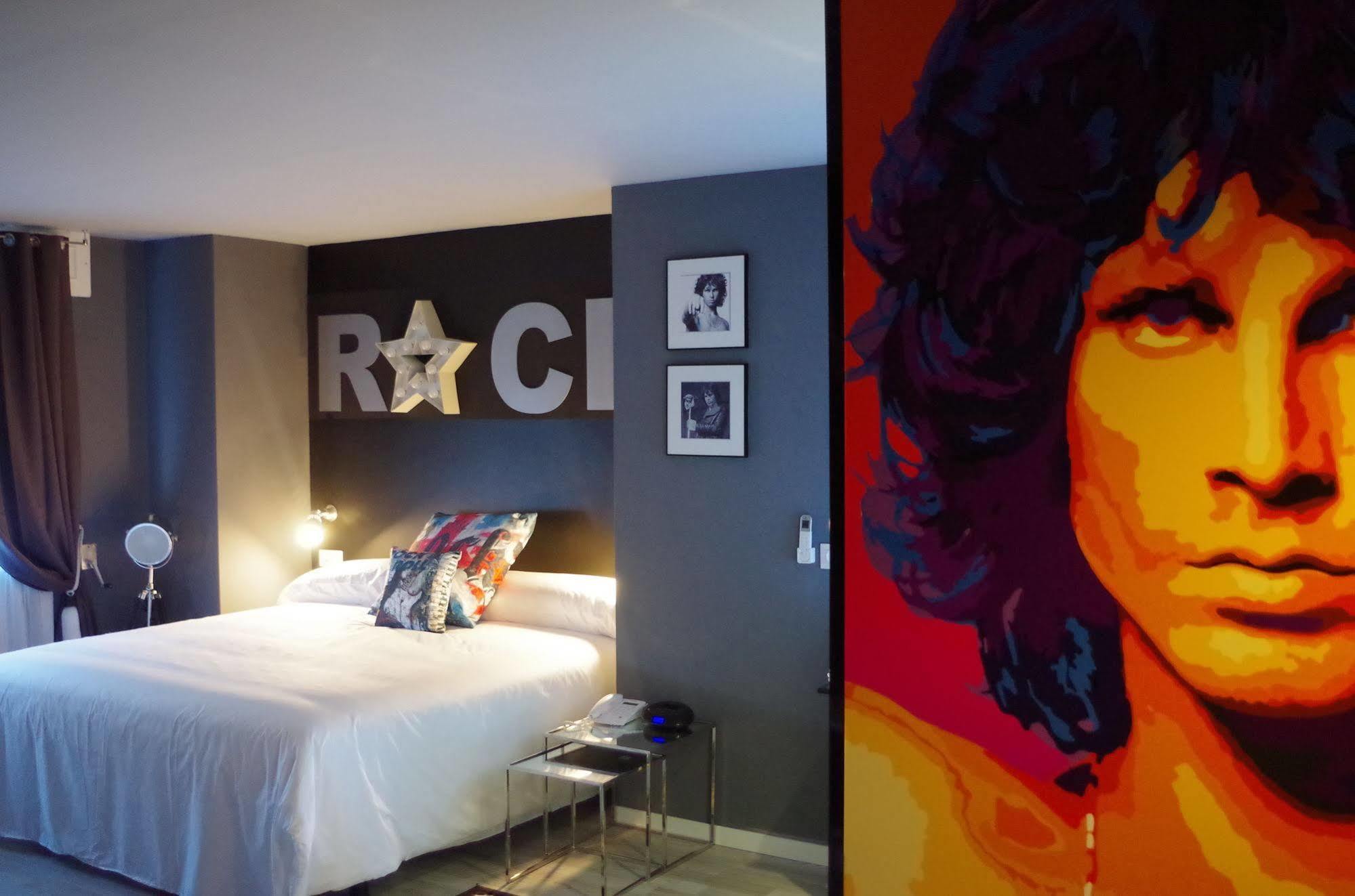 Hotel Apartamentos Rock Star Taboadela Luaran gambar